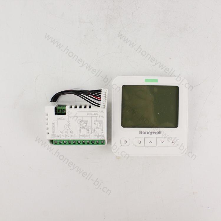 现在,Honeywell霍尼韦尔依据市场需要又推出了一款全新的联网型液晶恒温器WS9B2WB/U,此款联网型液晶恒温器从功能上及外观上来看,可以替代TF228WNM/U,在TF228WNM/U